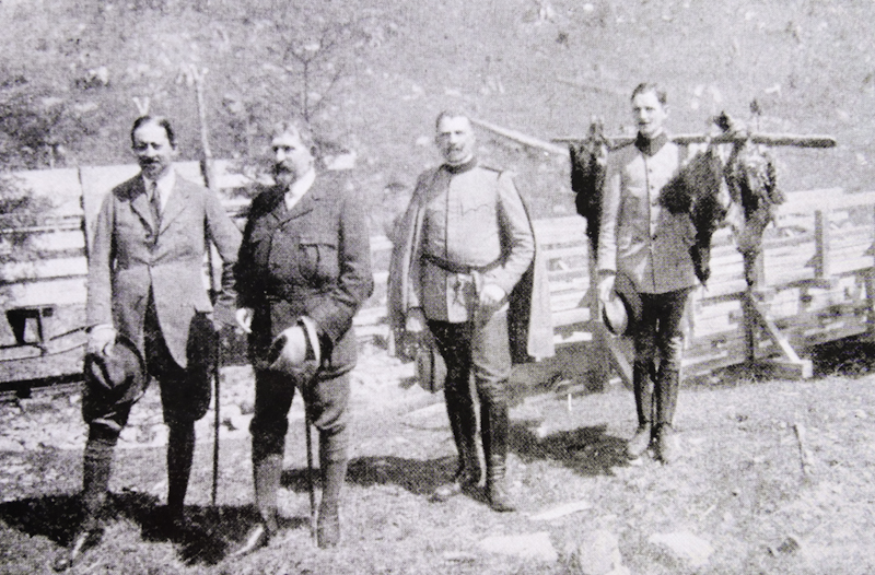 Regele Ferdinand la vânătoare de cocoși de munte în Gurghiu