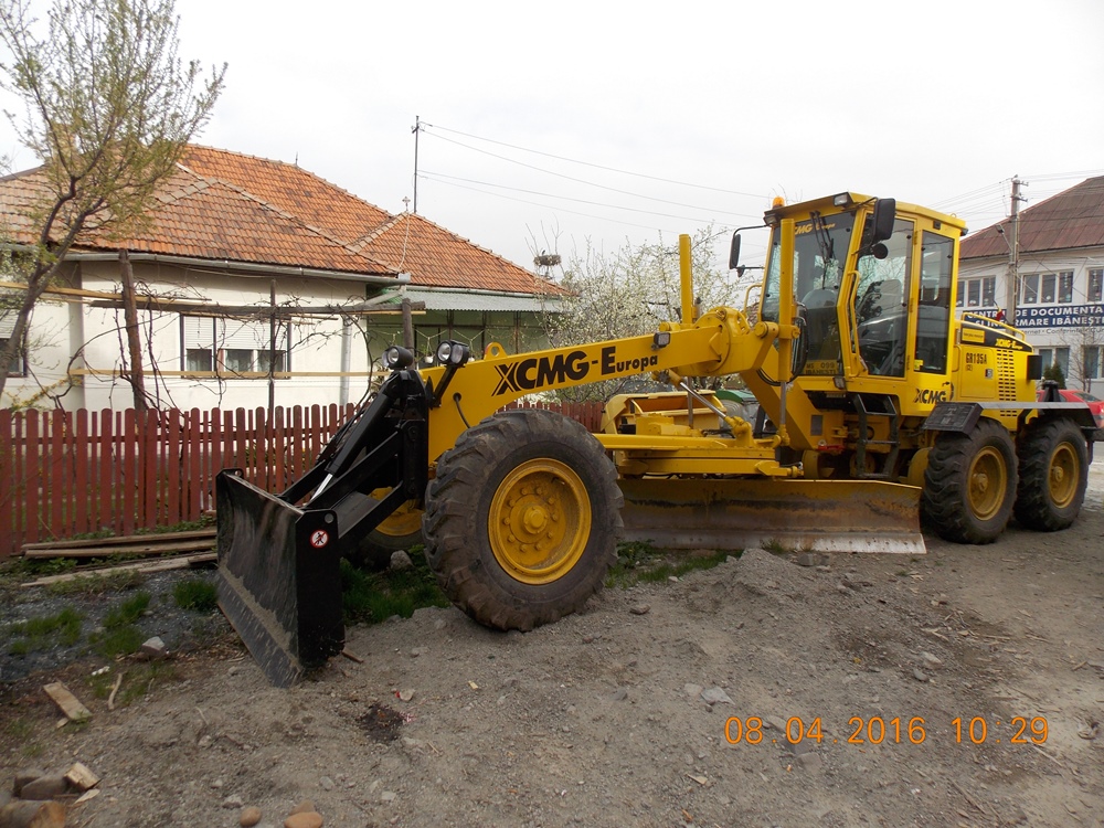 Autogreder achiziționat prin proiectul „Modernizarea infrastructurii de bază în comuna Ibănești, județul Mureș”
