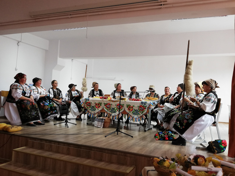 Grupurile din Ibănești au participat la evenimente culturale din Târgu Mureș și Sărmașu